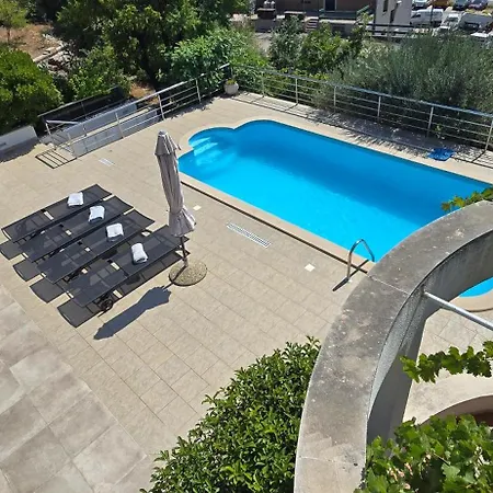 Noa Villa *