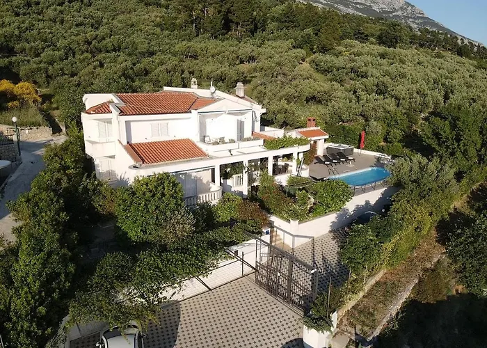 Noa Villa *