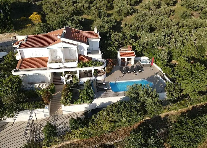 Noa Villa *